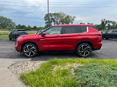2025 Mitsubishi Outlander Plug-In Hybrid SE