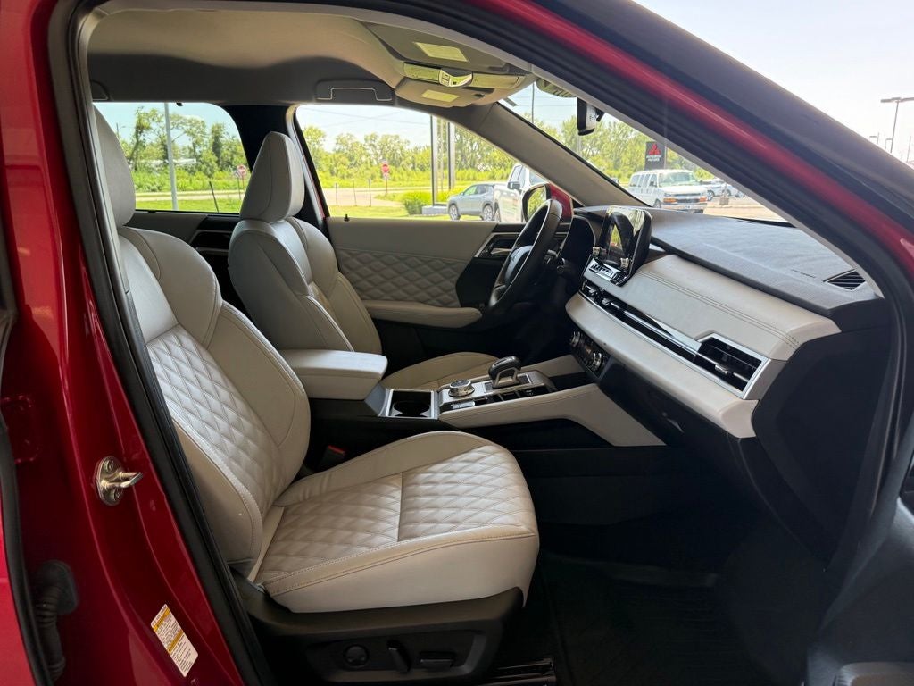 2023 Mitsubishi Outlander PHEV Base