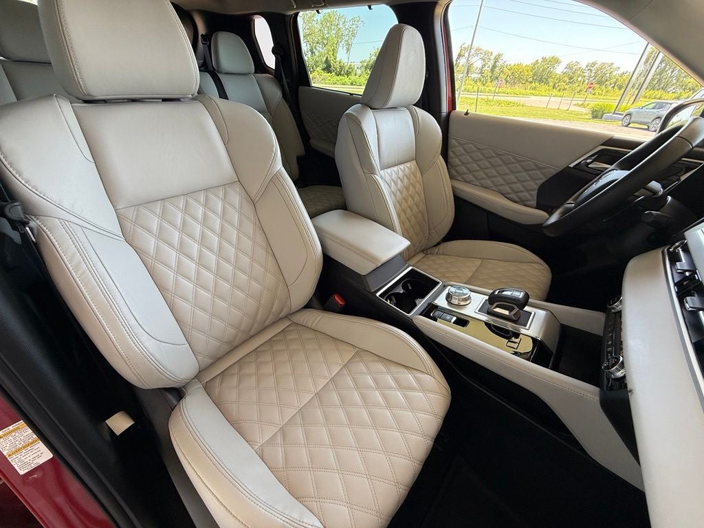 2023 Mitsubishi Outlander PHEV Base