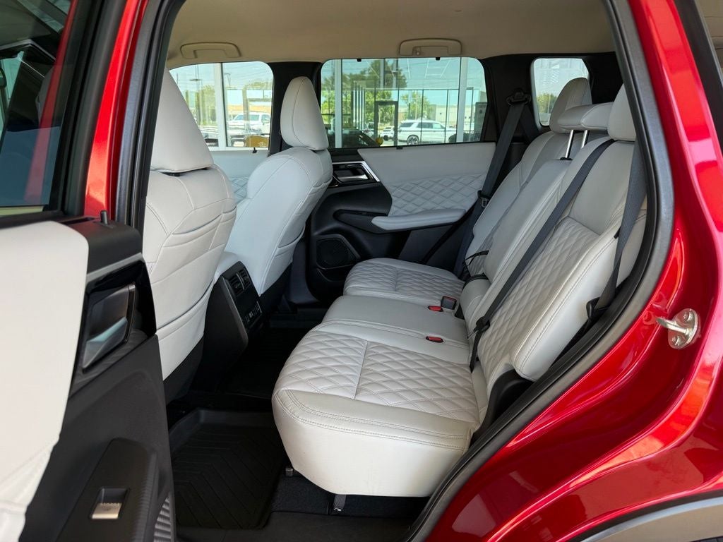 2023 Mitsubishi Outlander PHEV Base