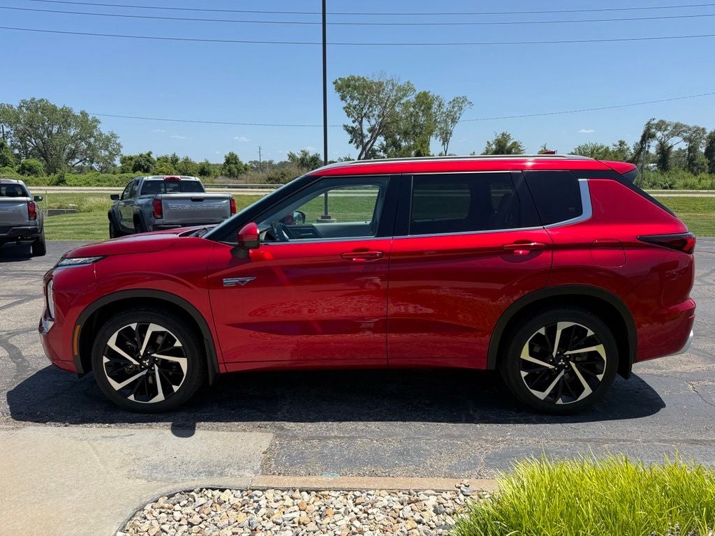 2023 Mitsubishi Outlander PHEV Base