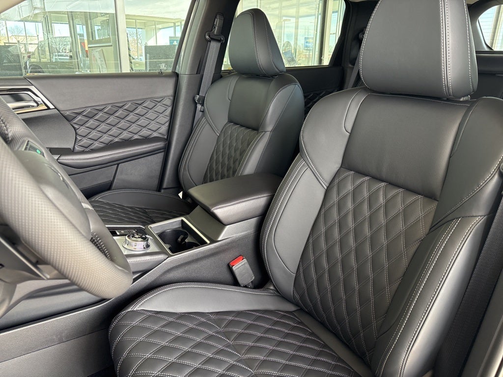 2025 Mitsubishi Outlander Plug-In Hybrid SEL