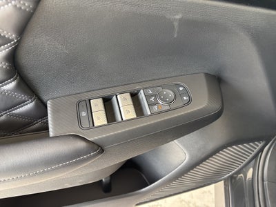 2025 Mitsubishi Outlander Plug-In Hybrid SEL