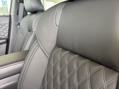 2025 Mitsubishi Outlander Plug-In Hybrid SEL