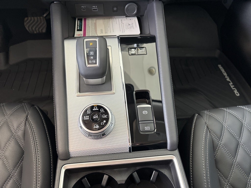 2025 Mitsubishi Outlander Plug-In Hybrid SEL
