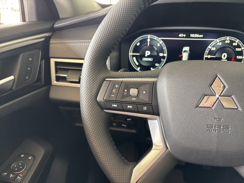 2025 Mitsubishi Outlander Plug-In Hybrid SEL