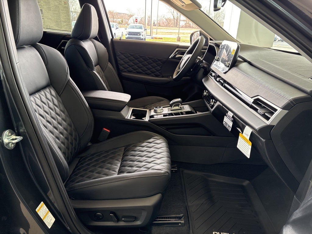 2025 Mitsubishi Outlander Plug-In Hybrid SEL