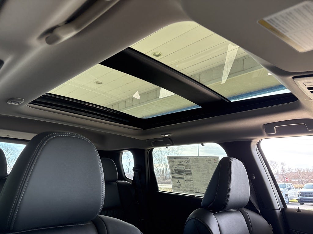 2025 Mitsubishi Outlander Plug-In Hybrid SEL