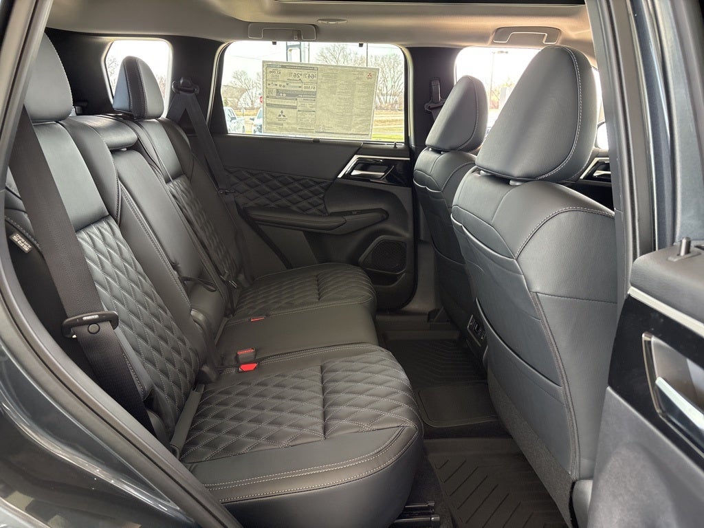 2025 Mitsubishi Outlander Plug-In Hybrid SEL