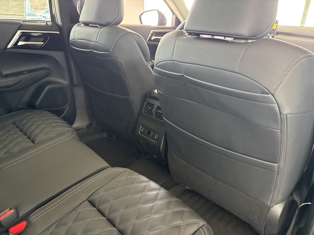 2025 Mitsubishi Outlander Plug-In Hybrid SEL