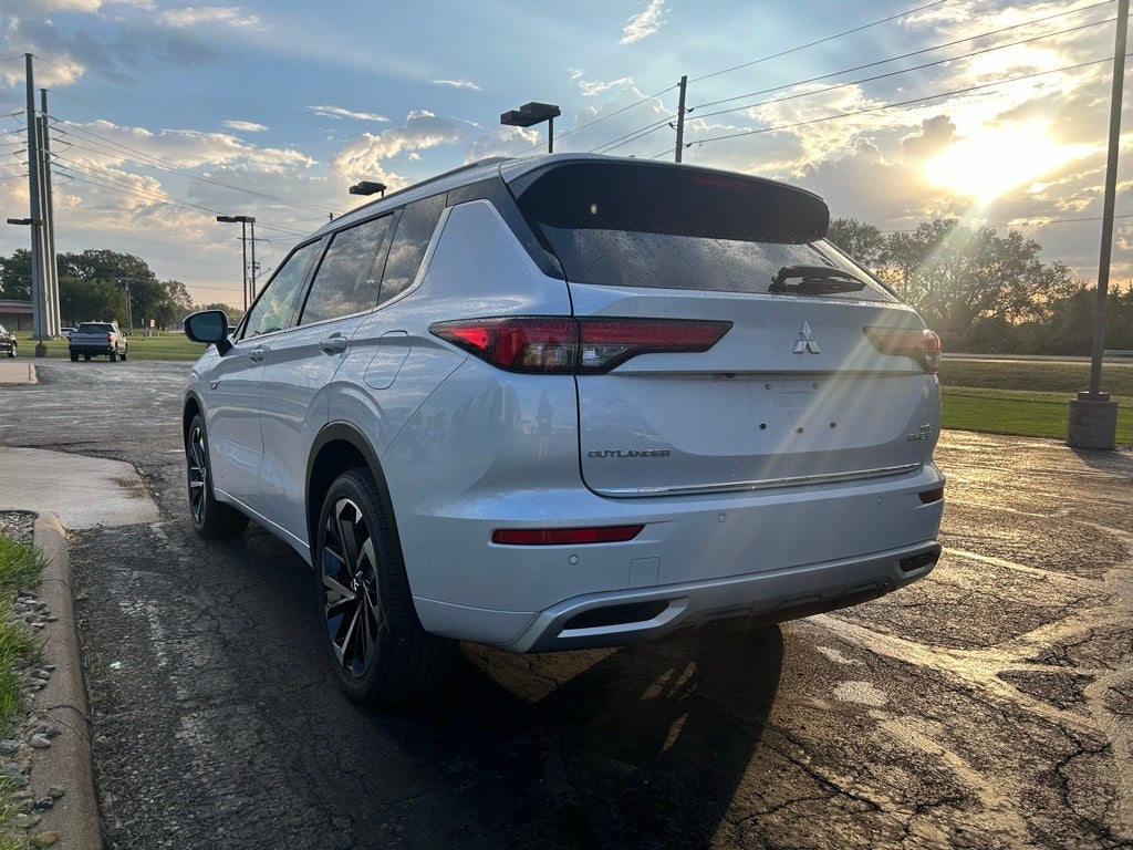 2025 Mitsubishi Outlander Plug-In Hybrid SEL