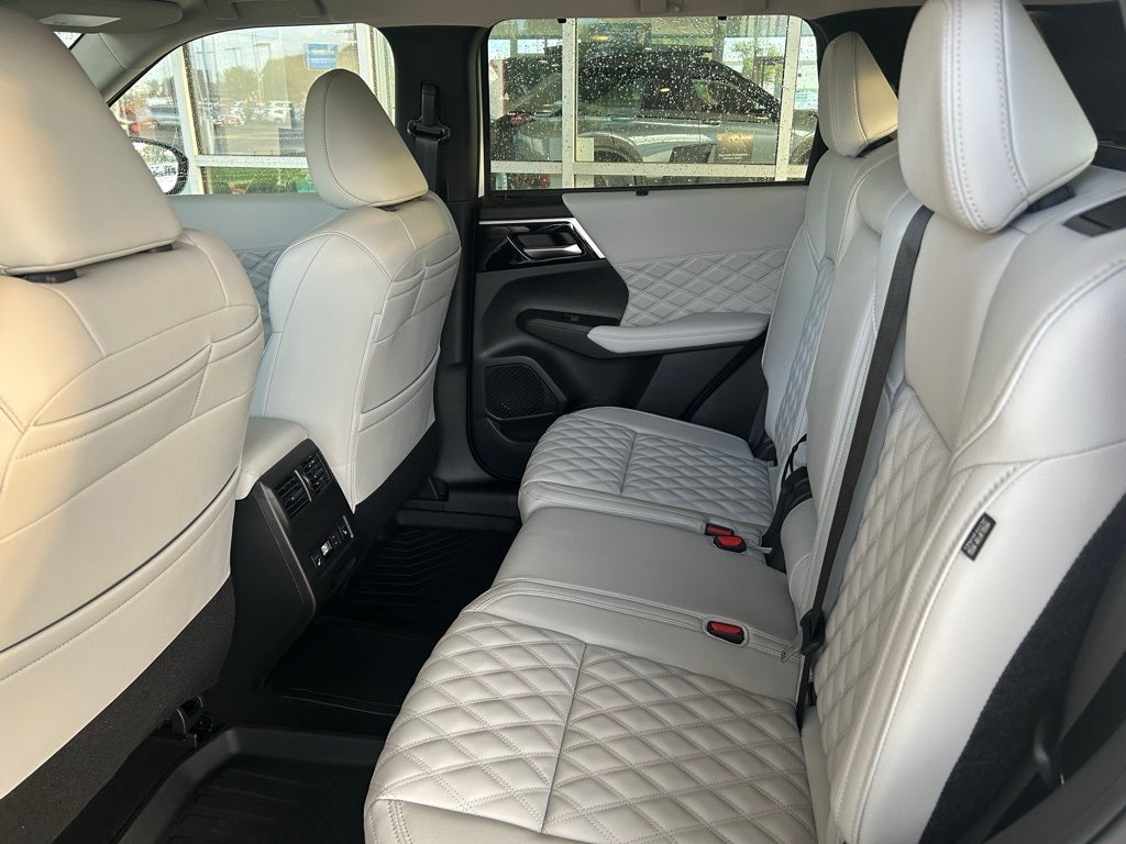 2025 Mitsubishi Outlander Plug-In Hybrid SEL