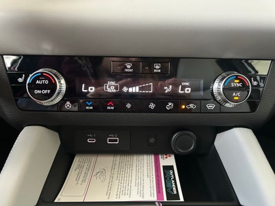 2025 Mitsubishi Outlander Plug-In Hybrid SEL